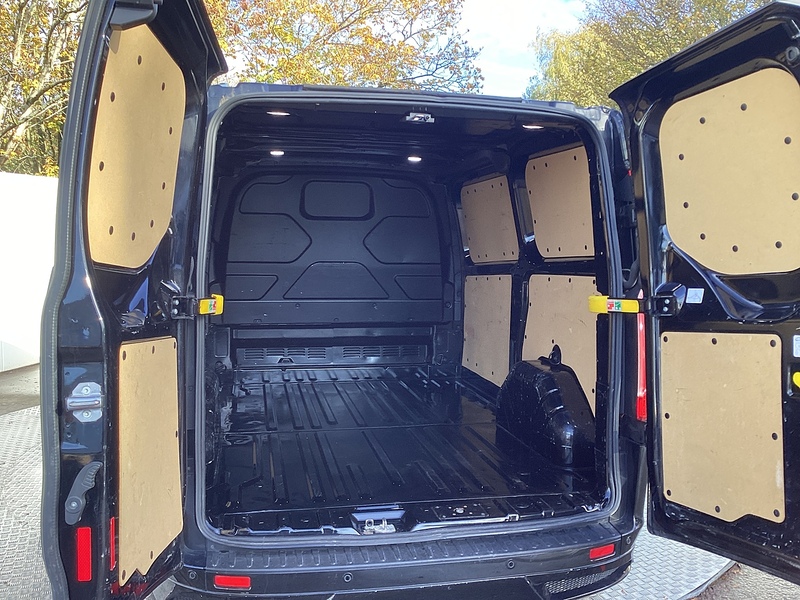 Ford 280 EcoBlue Limited SWB L/R Euro 6 ** NO VAT**