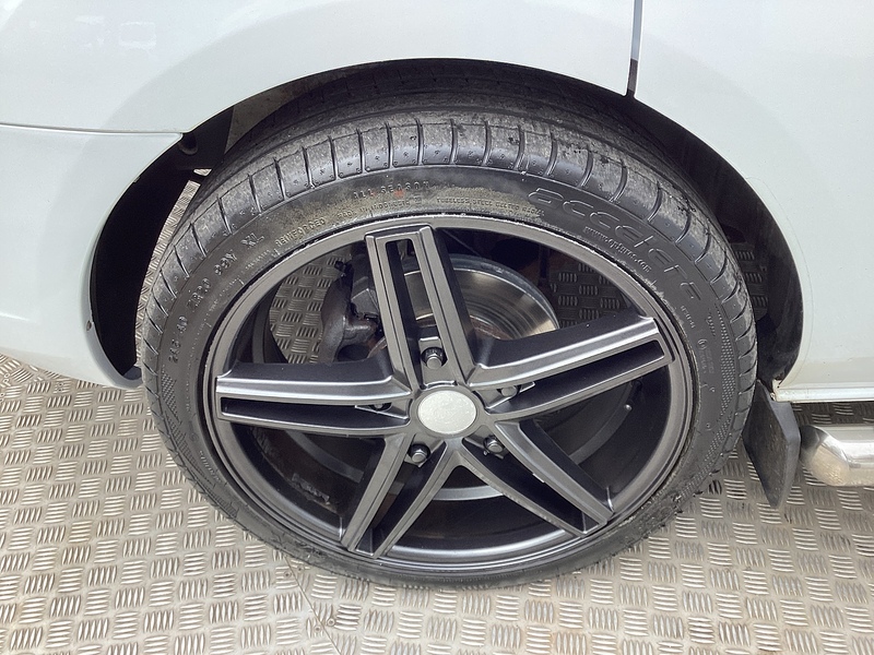 Ford TDCi 290 Limited SWB L/R Crewvan A/C  