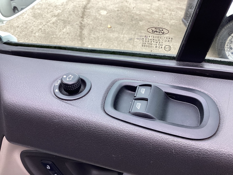 Ford TDCi 290 Limited SWB L/R Crewvan A/C  