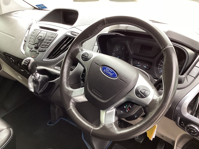 Ford TDCi 290 Limited SWB L/R Crewvan A/C  