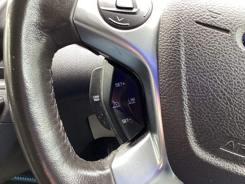 Ford TDCi 290 Limited SWB L/R Crewvan A/C  