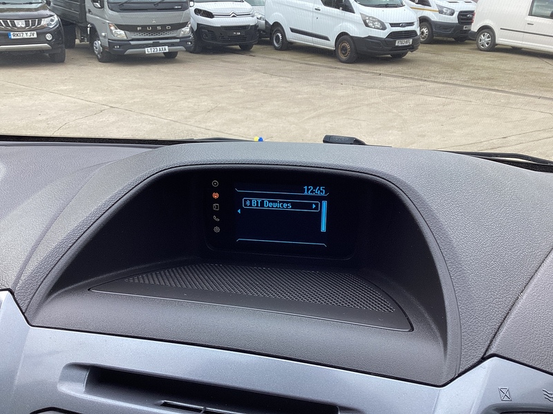 Ford TDCi 290 Limited SWB L/R Crewvan A/C  