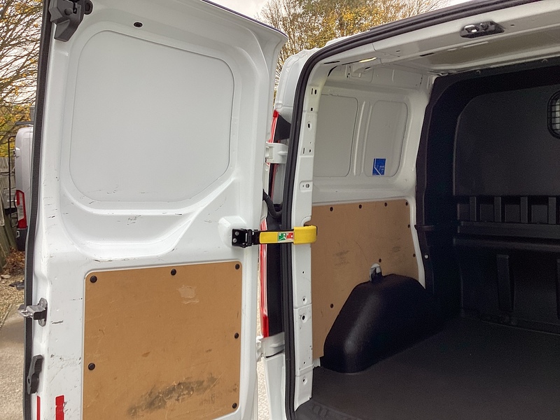 Ford TDCi 290 Limited SWB L/R Crewvan A/C  