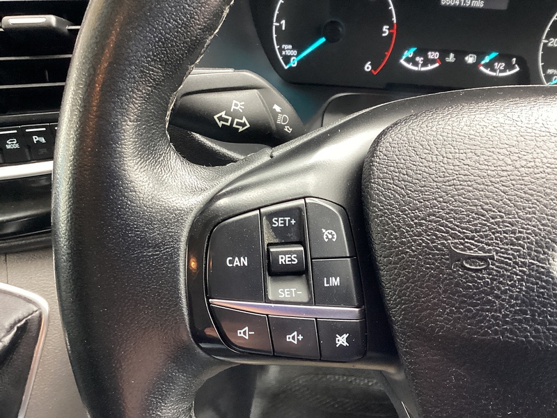 Ford 300 EcoBlue Limited LWB L/R A/C Euro 6 ** NO VAT**