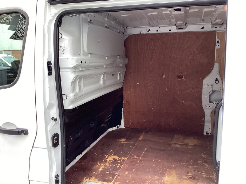 Renault dCi Blue LL30 Business+ LWB L/R A/C Euro 6