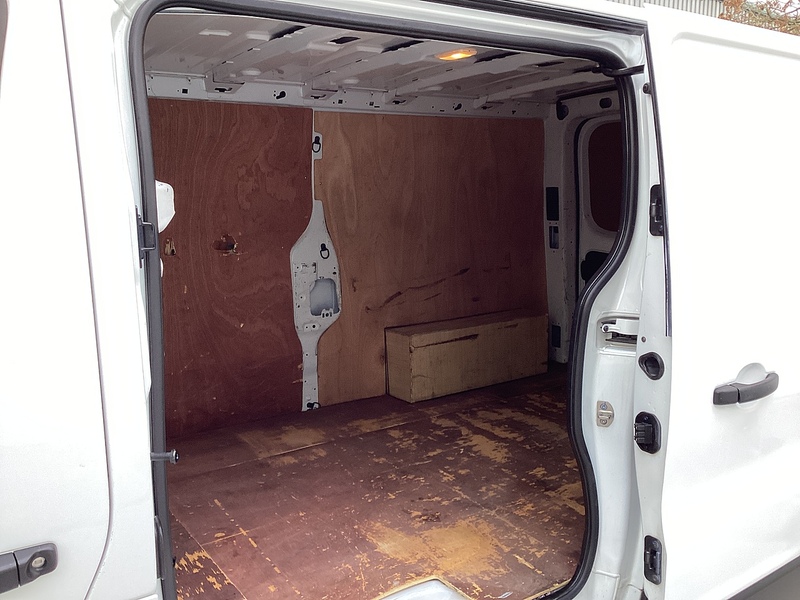 Renault dCi Blue LL30 Business+ LWB L/R A/C Euro 6