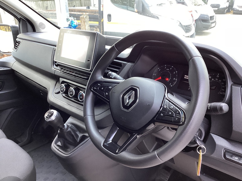 Renault dCi Blue LL30 Business+ LWB L/R A/C Euro 6