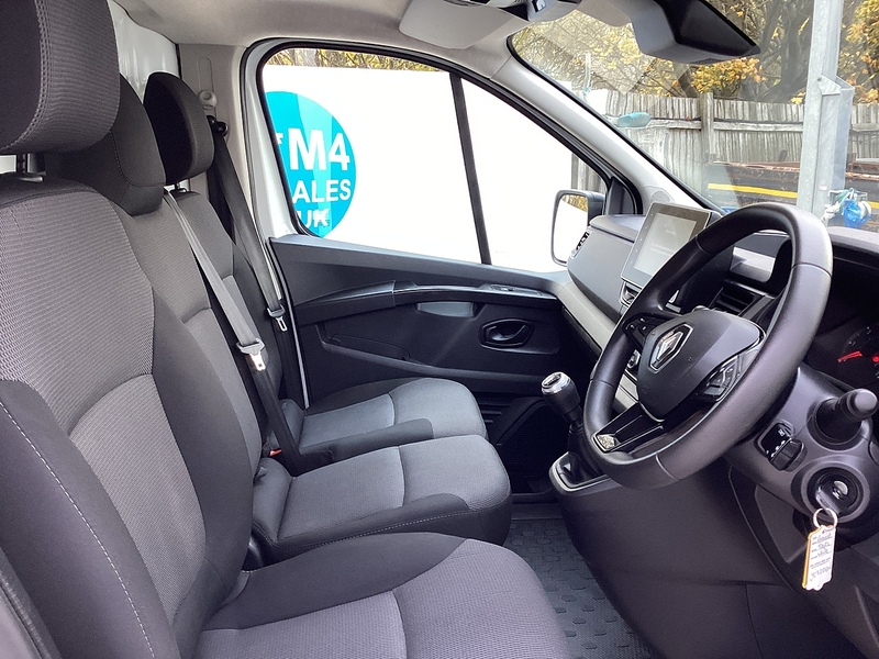 Renault dCi Blue LL30 Business+ LWB L/R A/C Euro 6