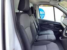 Renault Trafic dCi Blue LL30 Business+ LWB L/R A/C Euro 6 