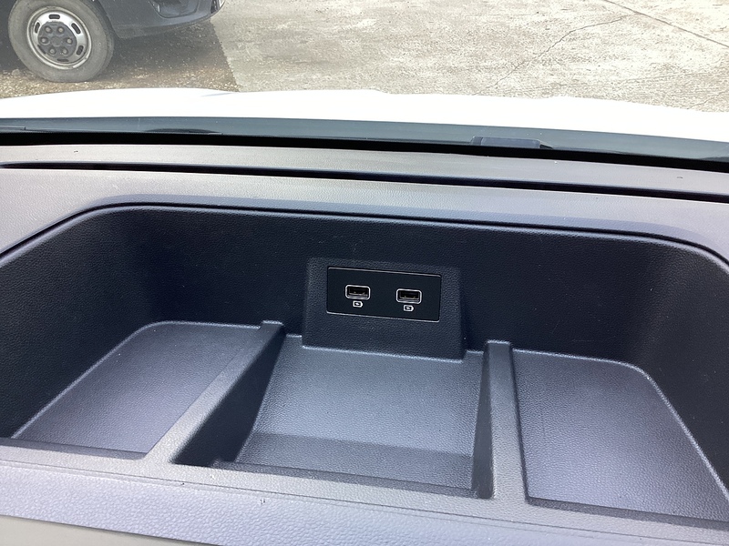 Renault dCi Blue LL30 Business+ LWB L/R A/C Euro 6