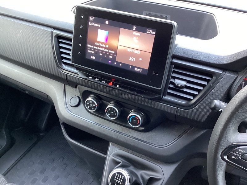 Renault dCi Blue LL30 Business+ LWB L/R A/C Euro 6