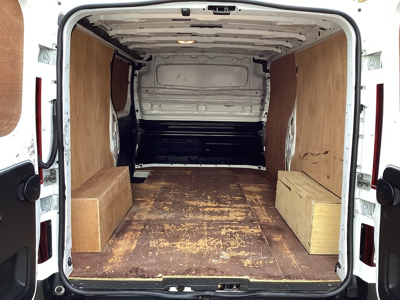 Renault dCi Blue LL30 Business+ LWB L/R A/C Euro 6