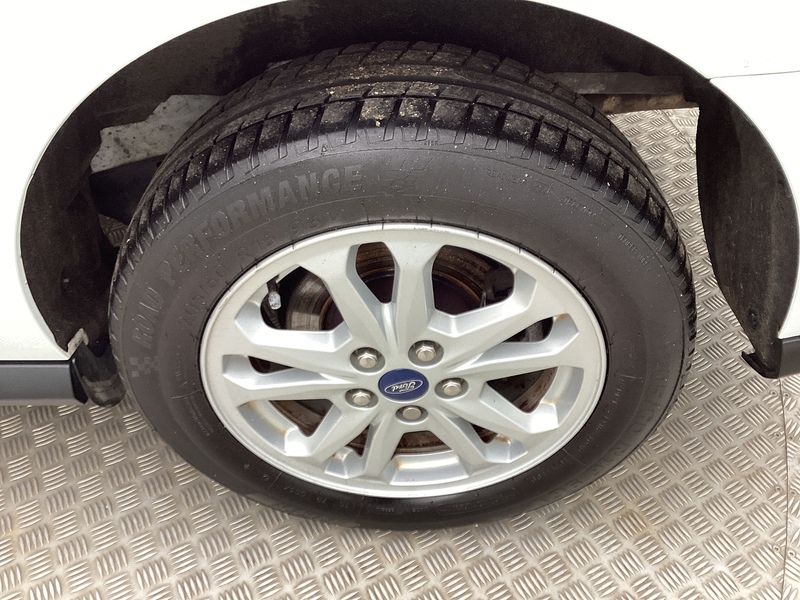 Ford 240 EcoBlue Limited LWB L/R A/C Euro 6