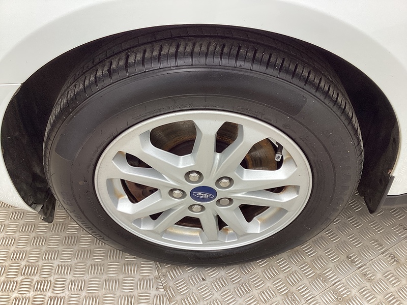 Ford 240 EcoBlue Limited LWB L/R A/C Euro 6