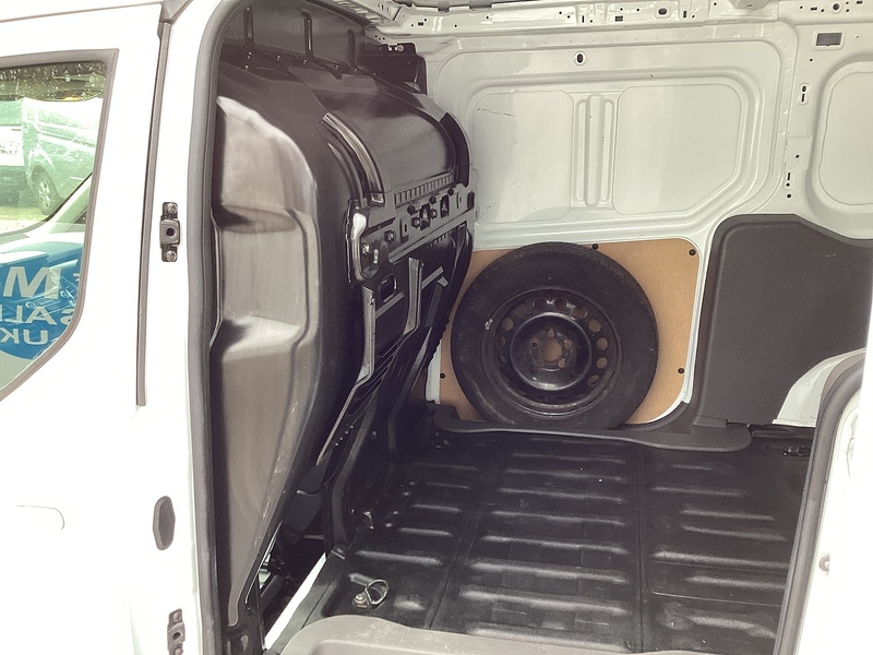 Ford 240 EcoBlue Limited LWB L/R A/C Euro 6