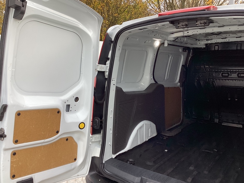 Ford 240 EcoBlue Limited LWB L/R A/C Euro 6