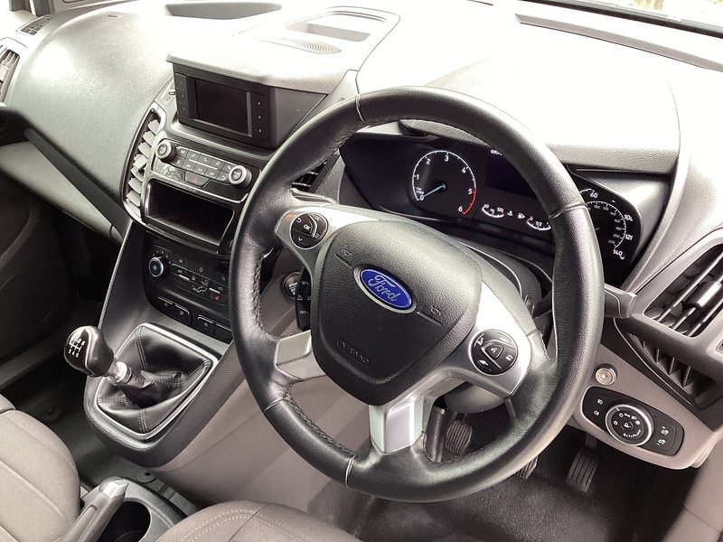 Ford 240 EcoBlue Limited LWB L/R A/C Euro 6