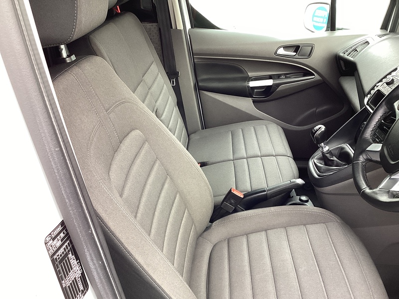 Ford 240 EcoBlue Limited LWB L/R A/C Euro 6