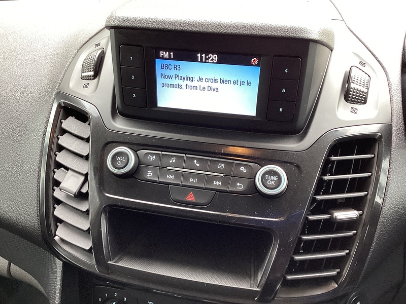 Ford 240 EcoBlue Limited LWB L/R A/C Euro 6