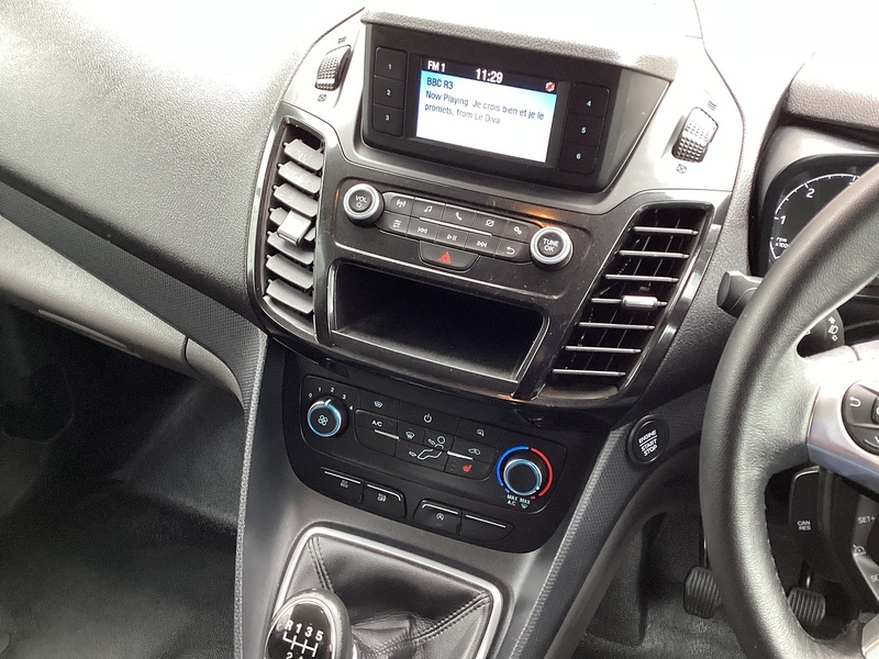 Ford 240 EcoBlue Limited LWB L/R A/C Euro 6