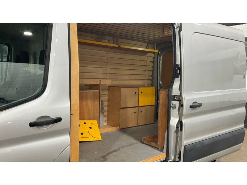 Ford 290 EcoBlue MWB M/R A/C Euro 6 **NO VAT**