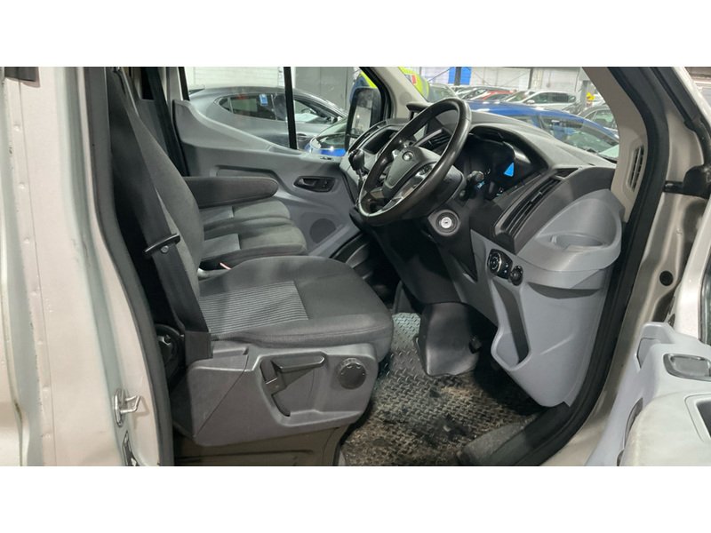 Ford 290 EcoBlue MWB M/R A/C Euro 6 **NO VAT**