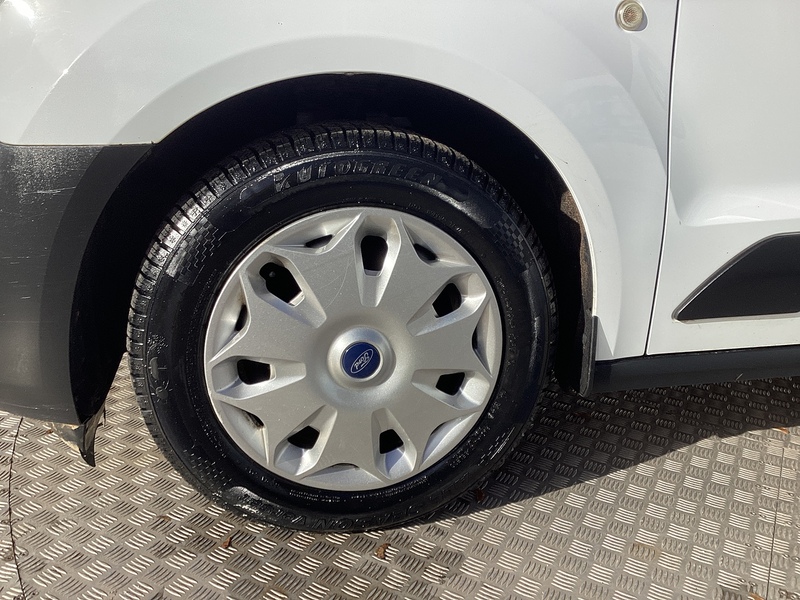 Ford 200 EcoBlue Leader SWB L/R Euro 6  