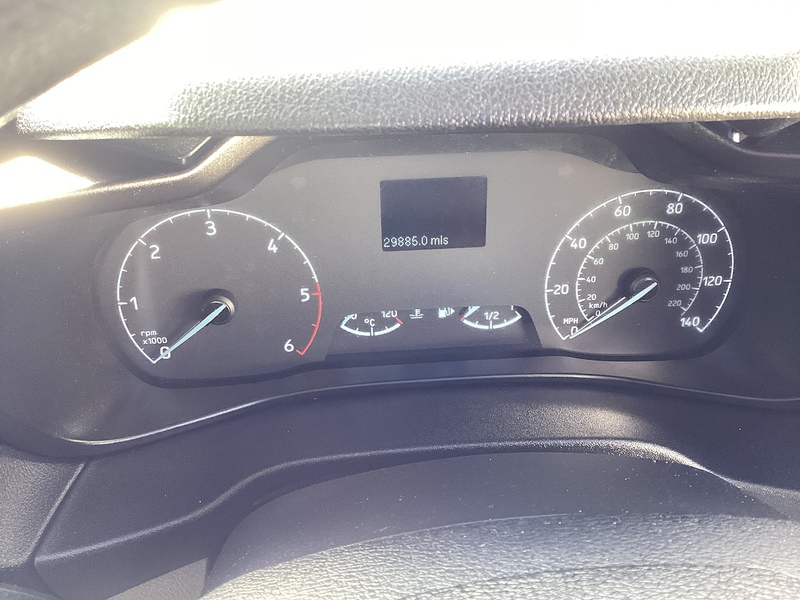 Ford 200 EcoBlue Leader SWB L/R Euro 6  