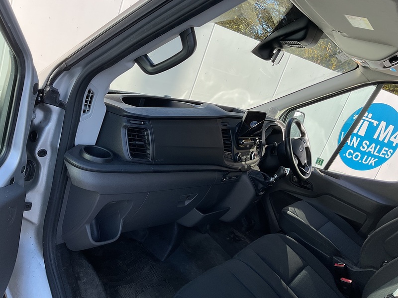 Ford 350 EcoBlue Trend 12 Seater