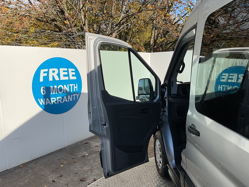 Ford 350 EcoBlue Trend 12 Seater