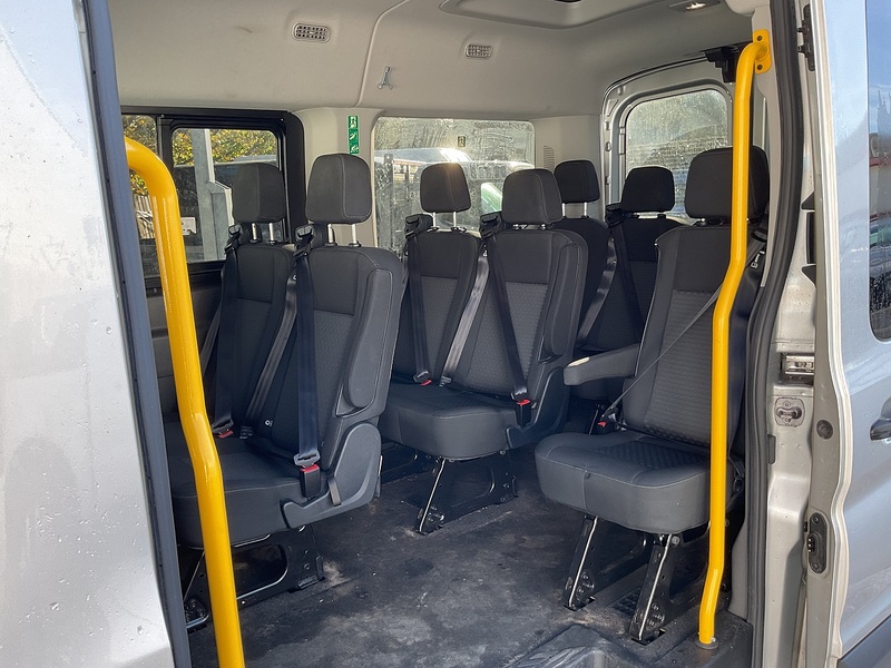 Ford 350 EcoBlue Trend 12 Seater