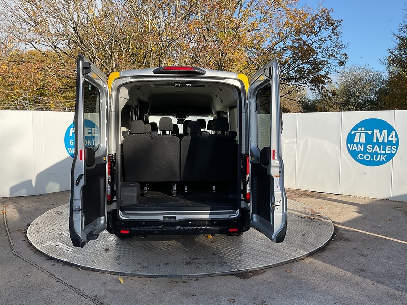 Ford 350 EcoBlue Trend 12 Seater