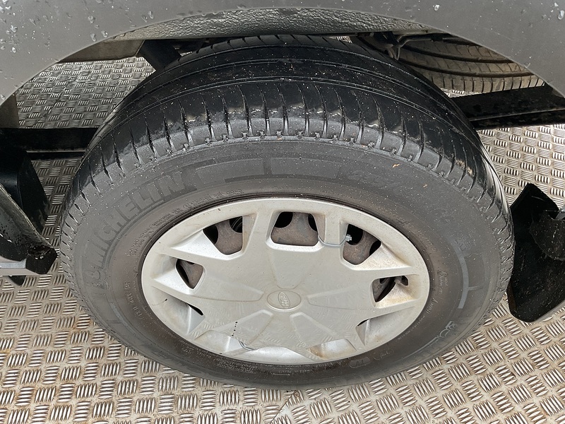 Ford 350 EcoBlue Trend 12 Seater