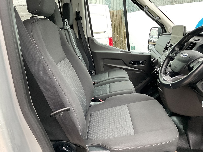 Ford 350 EcoBlue Trend 12 Seater