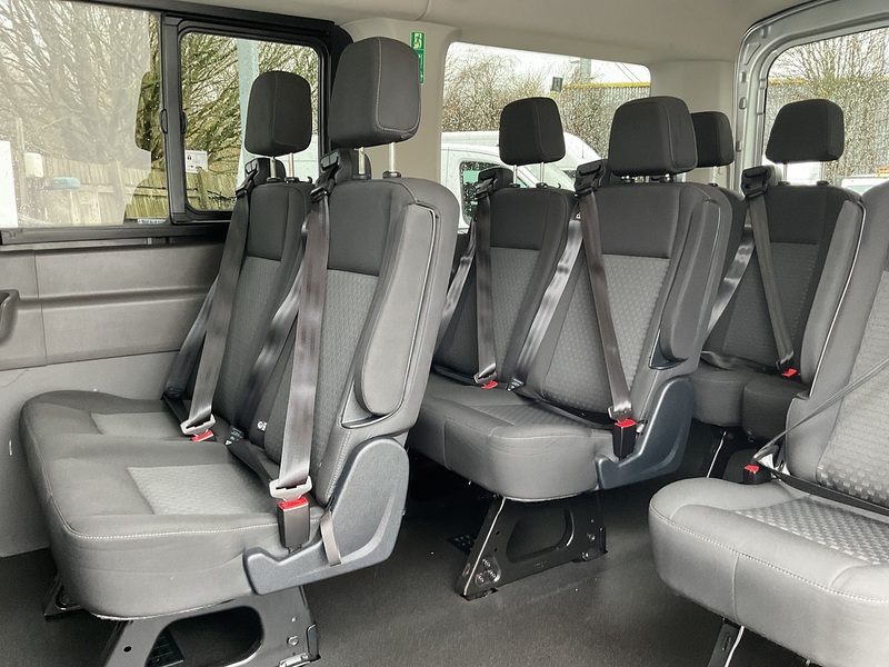 Ford 350 EcoBlue Trend 12 Seater