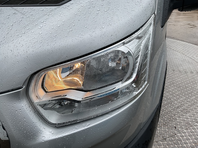 Ford 350 EcoBlue Trend 12 Seater