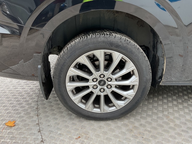 Ford 320 EcoBlue Titanium Euro 6