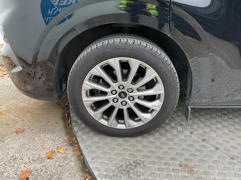 Ford 320 EcoBlue Titanium Euro 6