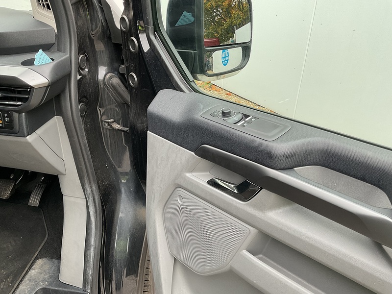 Ford 320 EcoBlue Titanium Euro 6