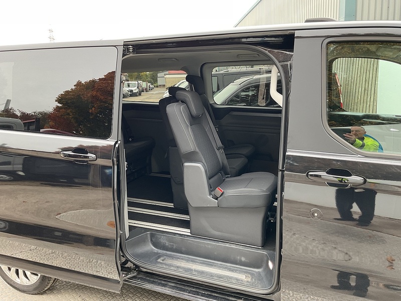 Ford 320 EcoBlue Titanium Euro 6