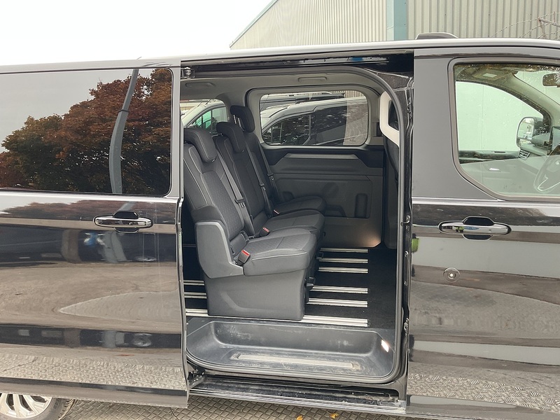 Ford 320 EcoBlue Titanium Euro 6