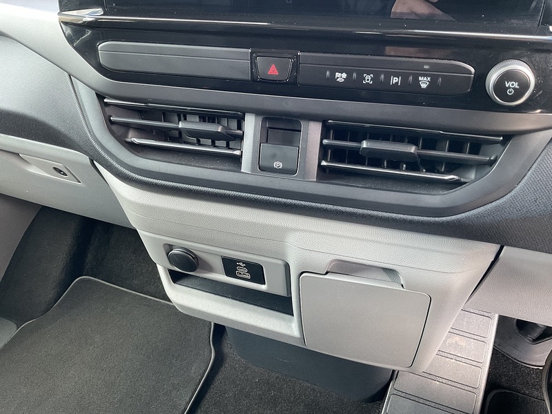 Ford 320 EcoBlue Titanium Euro 6