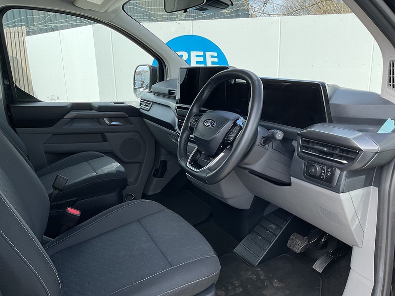 Ford 320 EcoBlue Titanium Euro 6