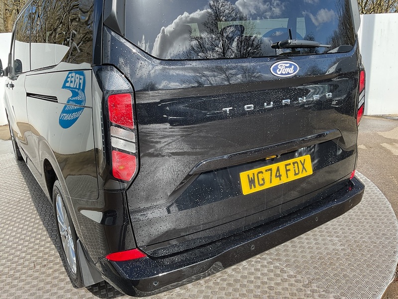 Ford 320 EcoBlue Titanium Euro 6