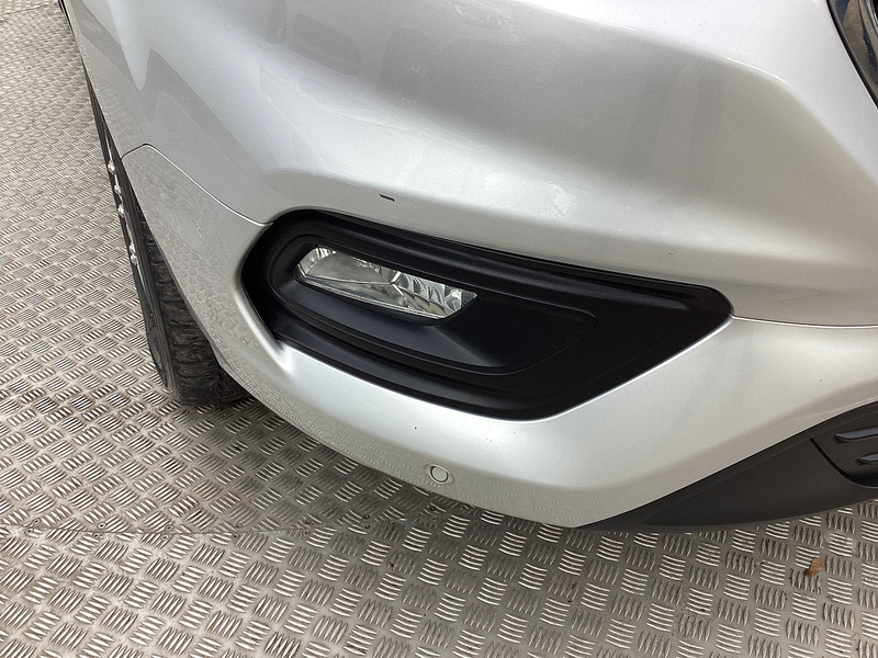 Ford 300 EcoBlue Limited SWB L/R A/C Euro 6