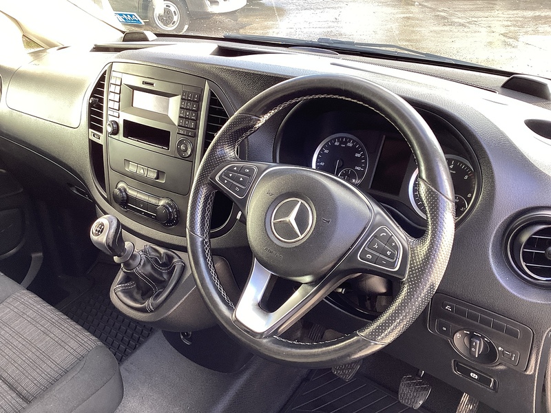 Mercedes 110 CDI SWB Pure L/R A/C Euro 6