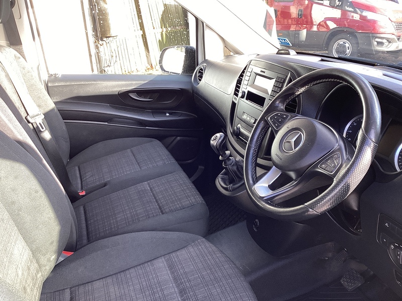 Mercedes 110 CDI SWB Pure L/R A/C Euro 6