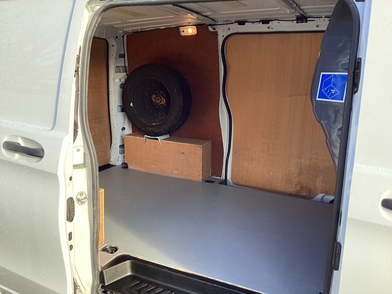 Mercedes 110 CDI SWB Pure L/R A/C Euro 6