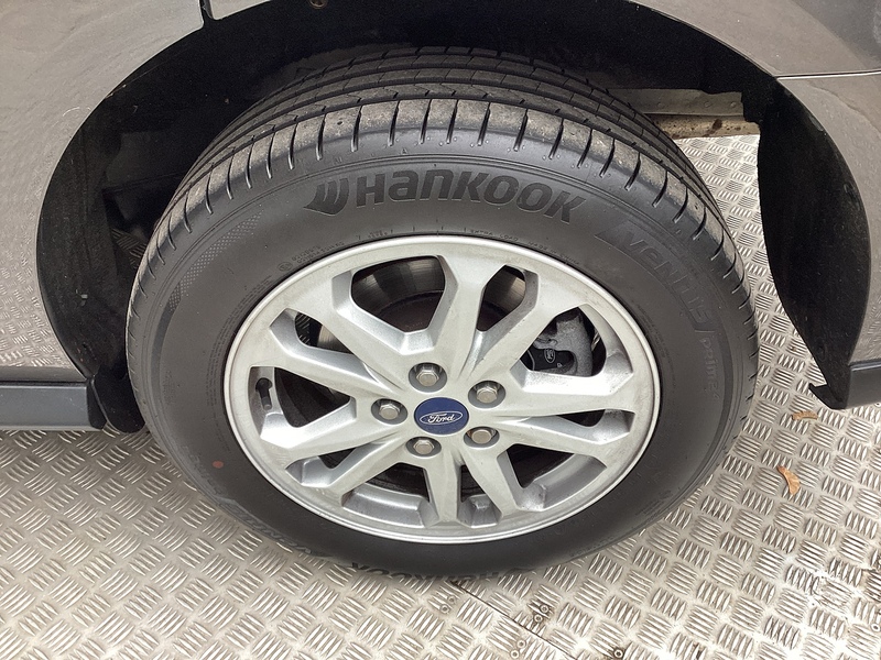 Ford 240 EcoBlue Limited SWB L/R Euro 6