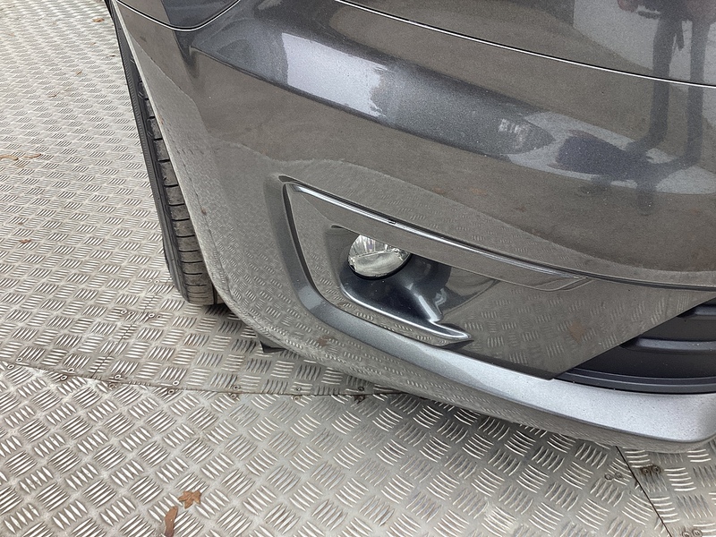 Ford 240 EcoBlue Limited SWB L/R Euro 6